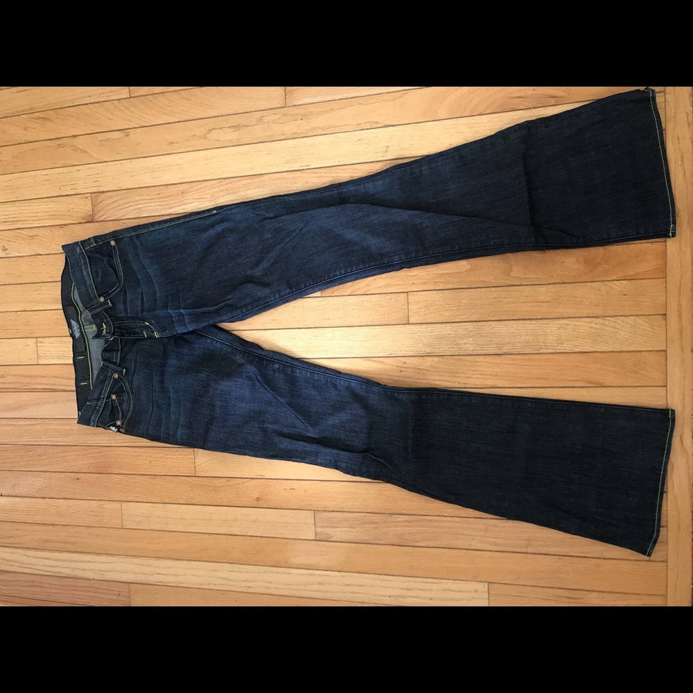 Rock & Republic women’s jeans.
